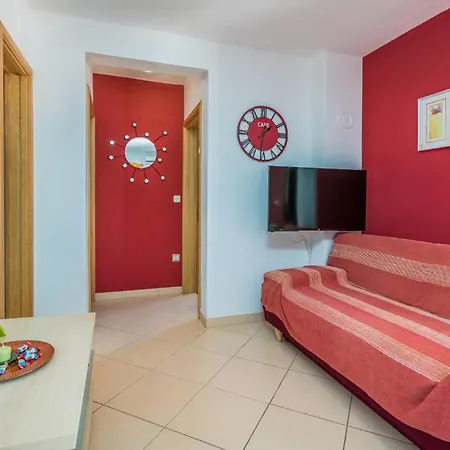 Apartman Amazing In With House Sea View