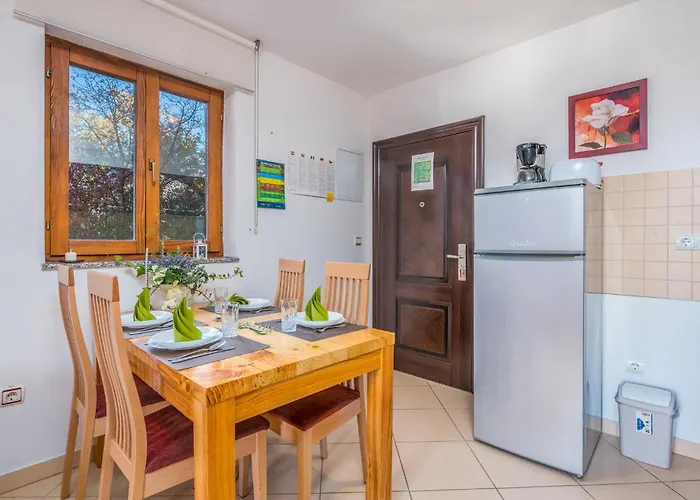 2 Bedroom In Njivice