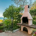 Amazing In With House Sea View 아파트 니바이스